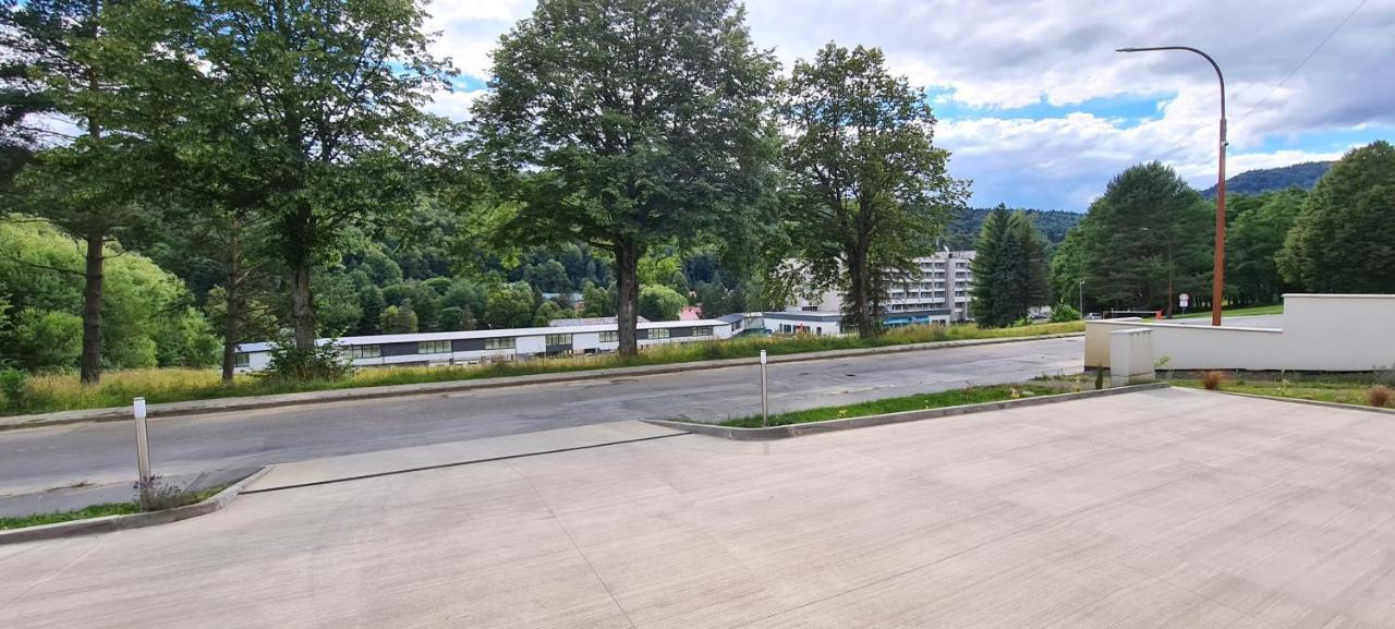 Penthouse Apartman Rezidencia Mineral Bardejovske Kupele Luaran gambar